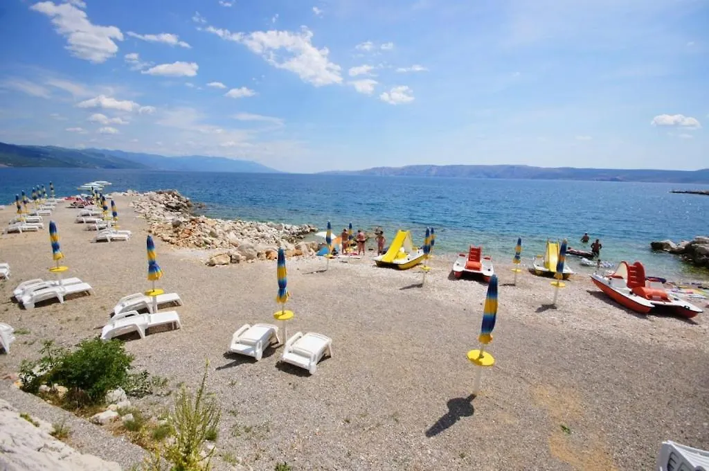 Apartment In Novi Vinodolski With Sea View, Balcony, Air Conditioning, Wi-Fi 0*,