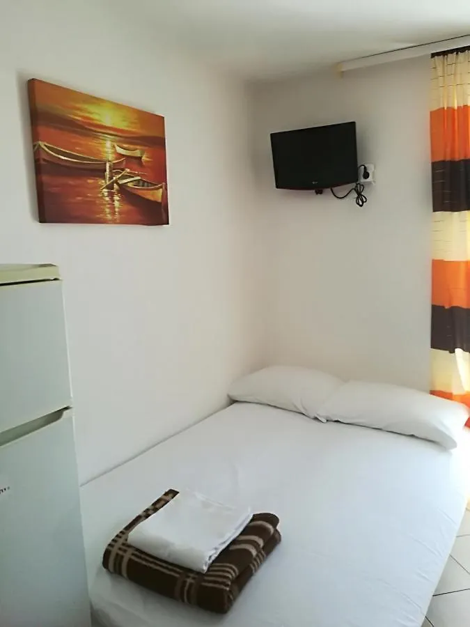 Apartment In Novi Vinodolski With Sea View, Balcony, Air Conditioning, Wi-Fi Croaţia